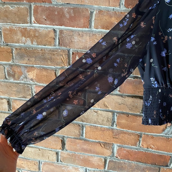 ARITZIA WILFRED genoa wistful blouse size small black floral - Picture 6 of 7